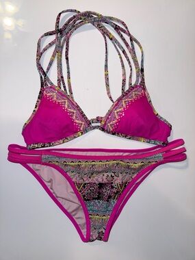 VINTAGE VICTORIAS SECRET Y2K paisley print strappy low rise swimsuit bikini S